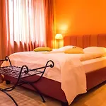 Otel 3 Koenige